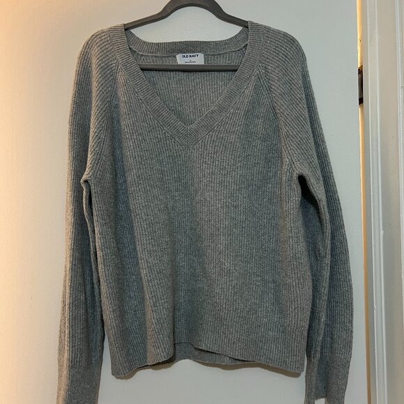 Old Navy - Ribbed Knit V-Neck Sweater, Grey, Size Medium (Used, Good Condition) - Picture 1 of 3